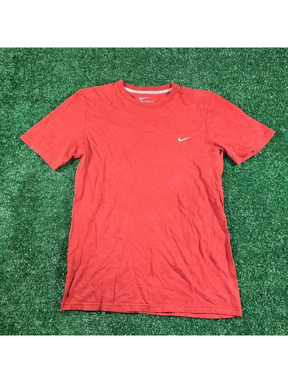Y2K Nike red short sleeve shirt size small